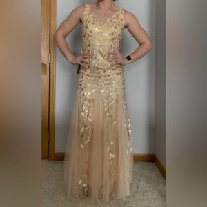 Never Worn Gold Prom Dress Size 6